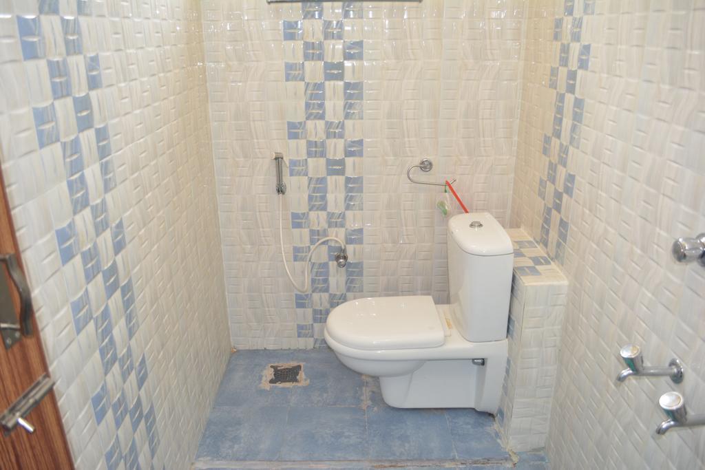 Jp Nivaas Guest House Mayiladuthurai Exteriör bild